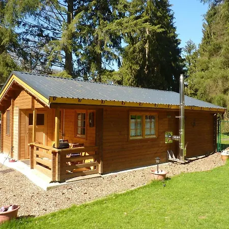 Holz-blockhaus Fuer Vier Personen Mit Terrasse Und Komplett Eingezaeuntem Grundstueck Holiday home Beltheim